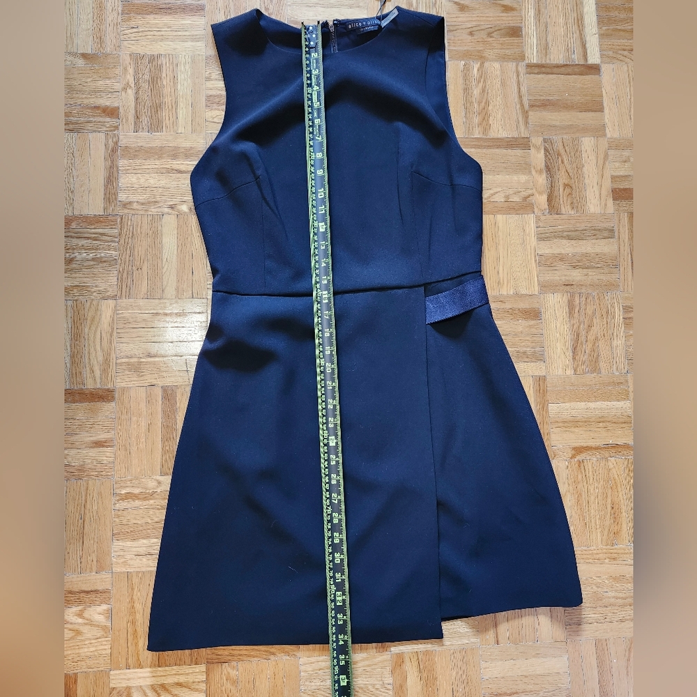 Alice & Olivia Black Sleevless Dress With Assymetrical Detail BNWT Size 10 - Picture 8 of 10